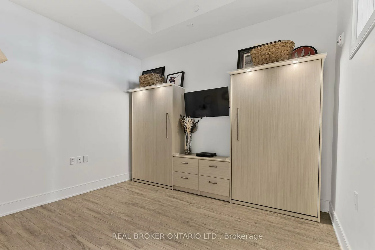 185, Dunlop, Lakeshore, Barrie