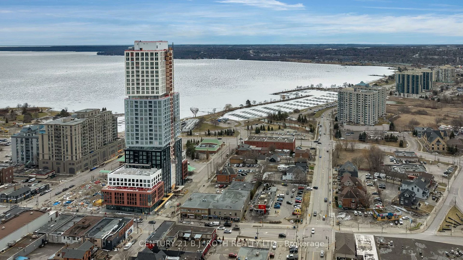 39, Mary, City Centre, Barrie