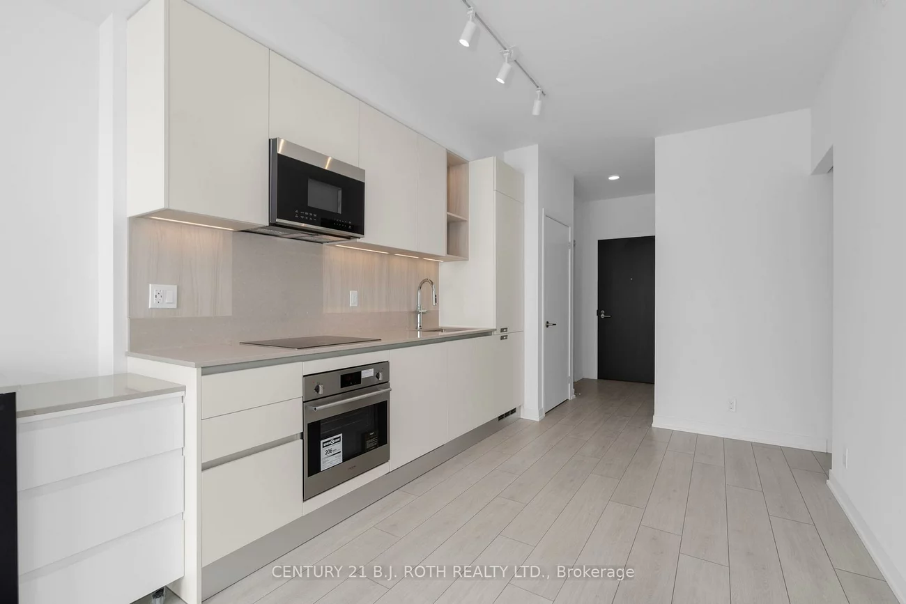 39, Mary, City Centre, Barrie