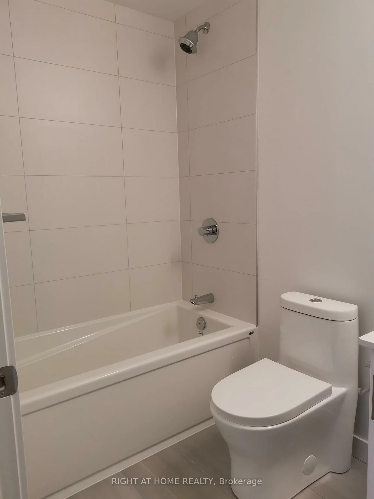 681, YONGE, Painswick South, Barrie
