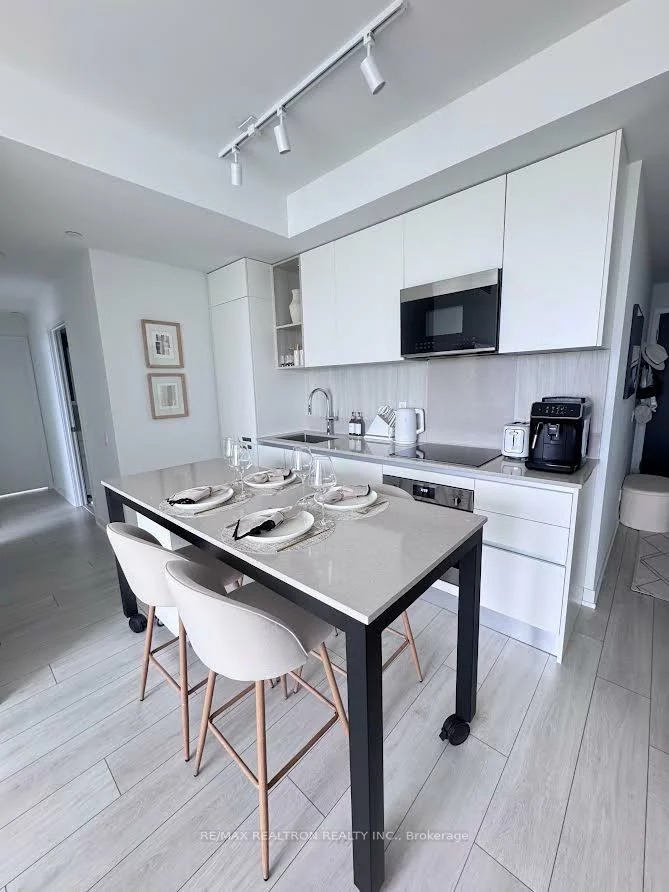 39, Mary, City Centre, Barrie