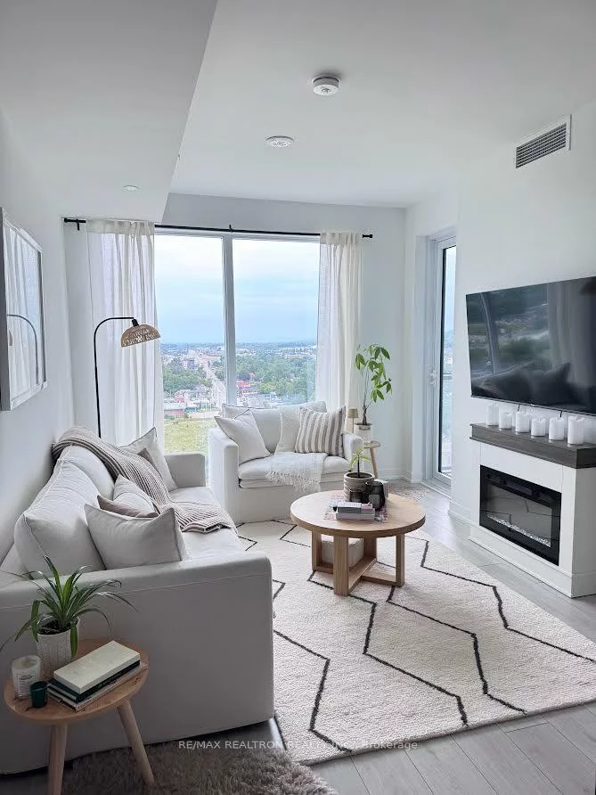39, Mary, City Centre, Barrie