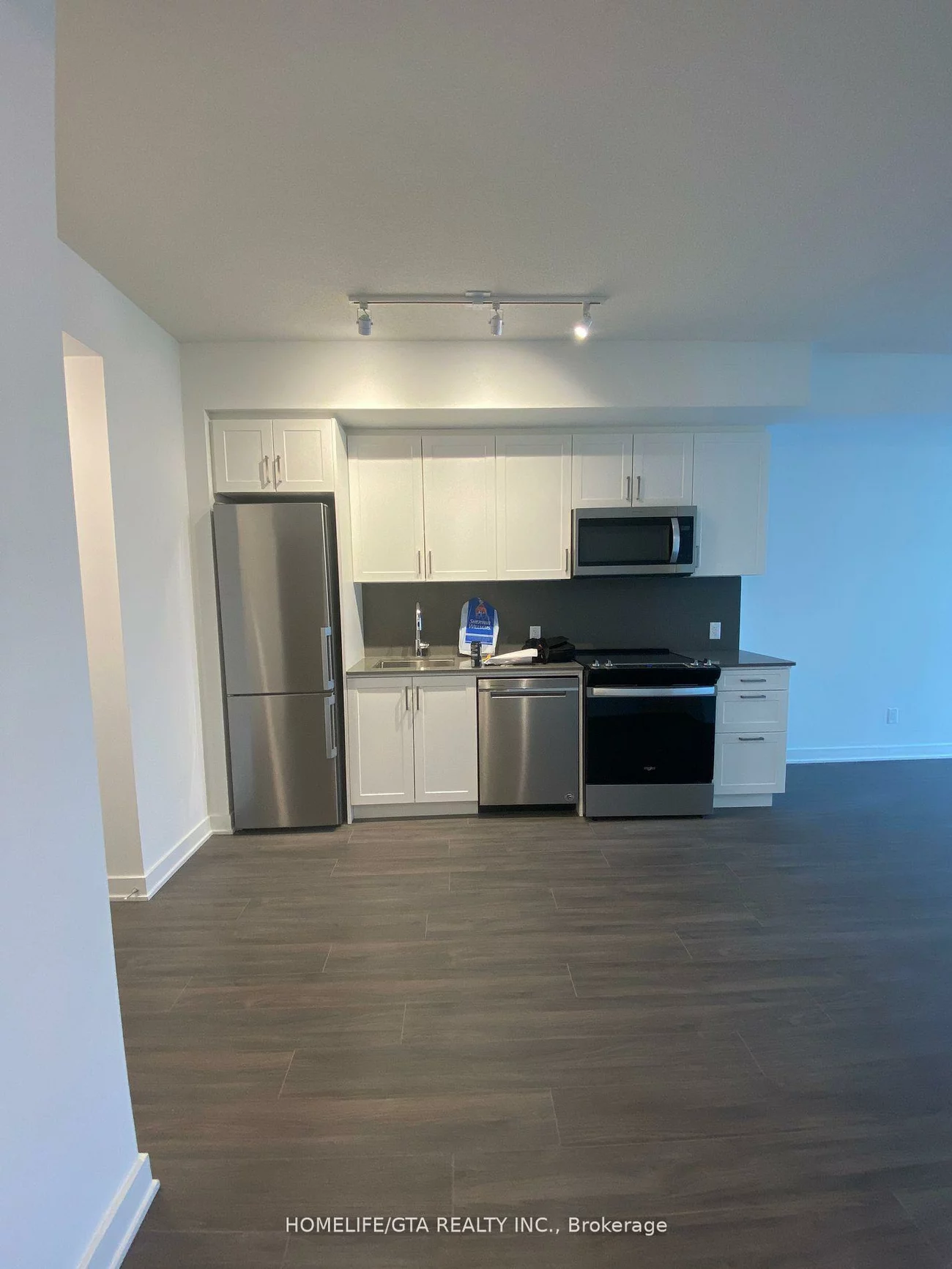 681, Yonge, Painswick South, Barrie