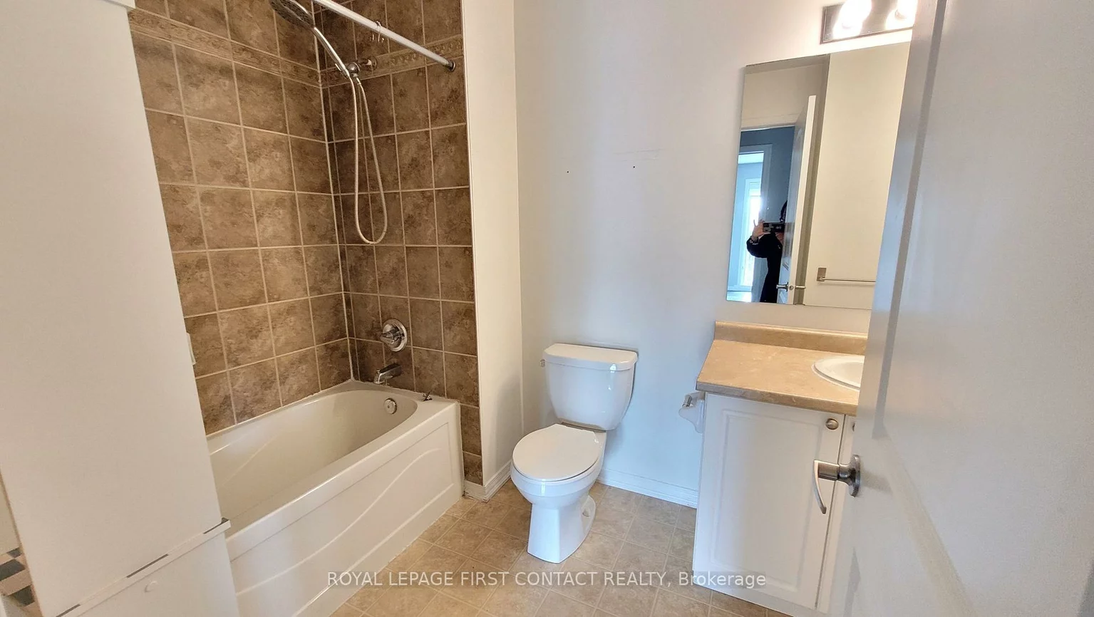 17, Cheltenham, Georgian Drive, Barrie