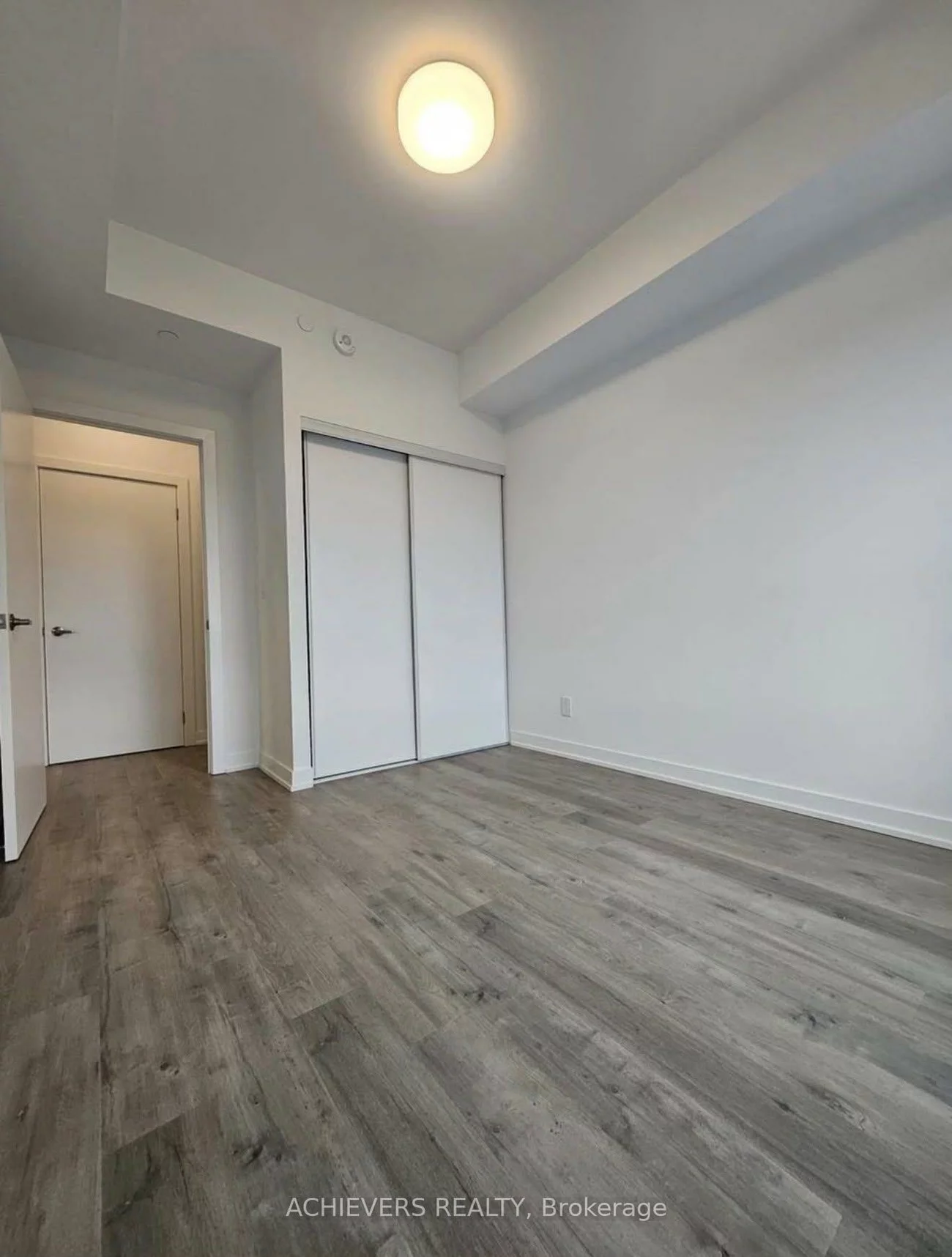 56, LAKESIDE TERRACE, Little Lake, Barrie
