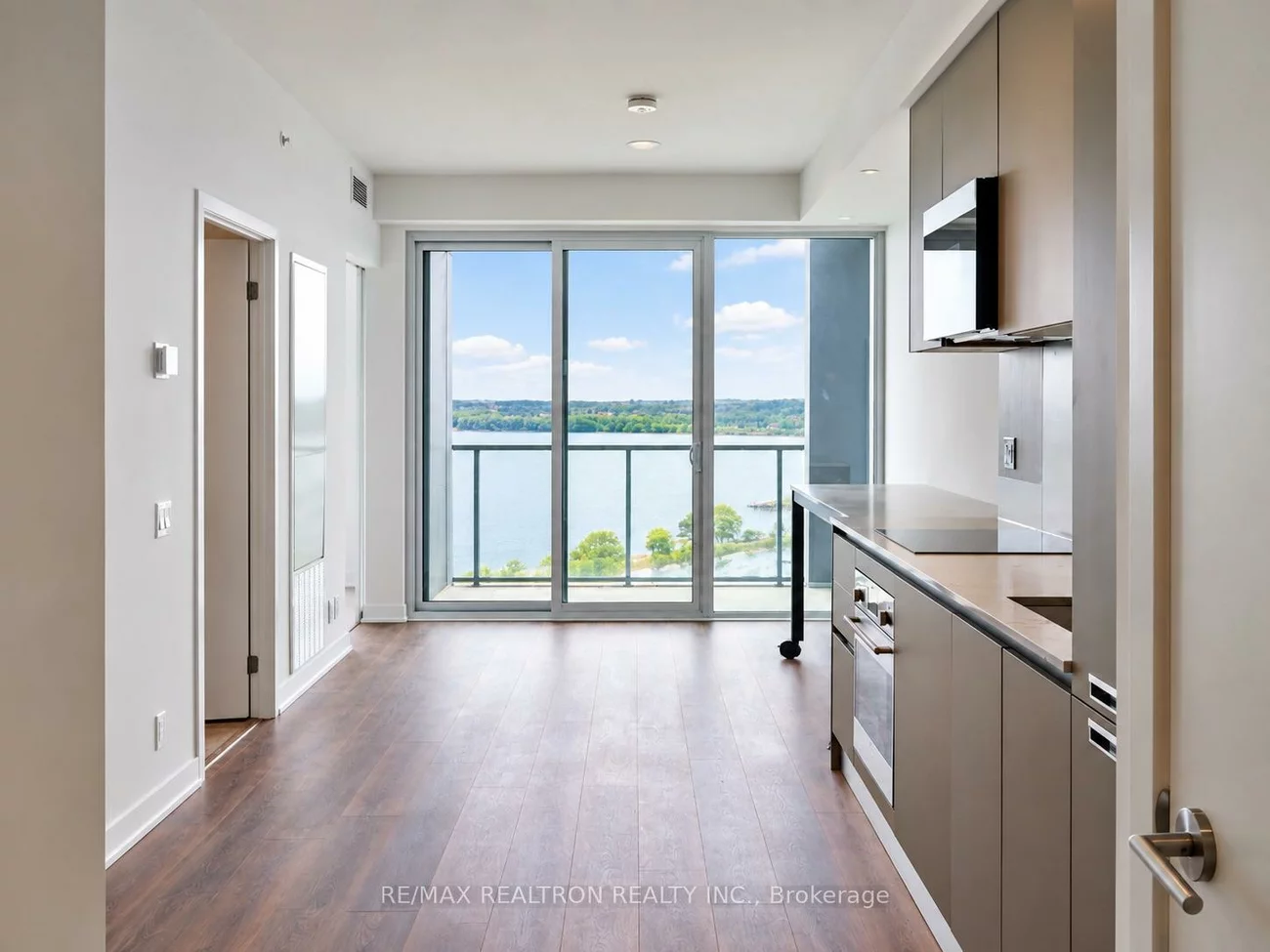 39, Mary, City Centre, Barrie