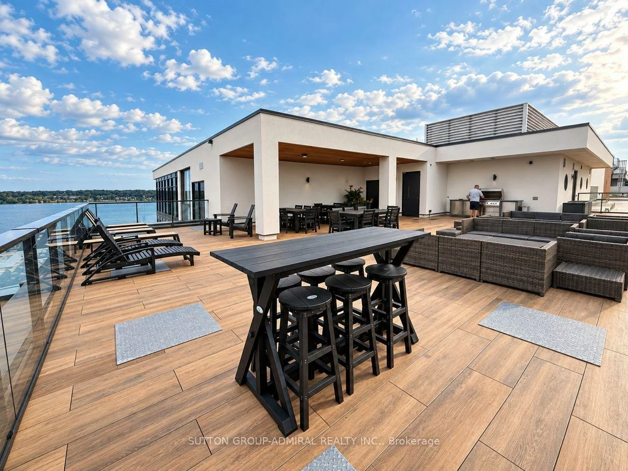 185, Dunlop, Lakeshore, Barrie