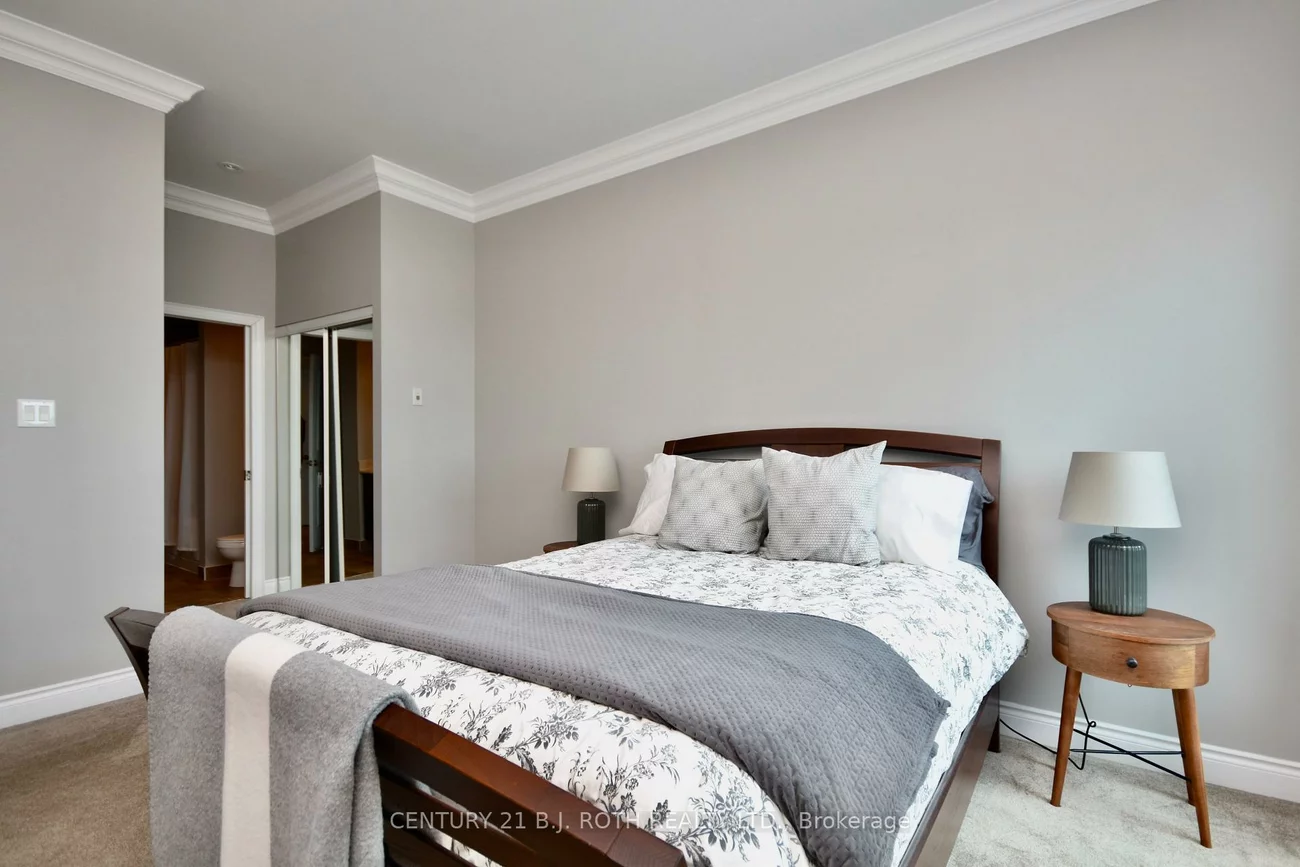 37, Ellen, City Centre, Barrie