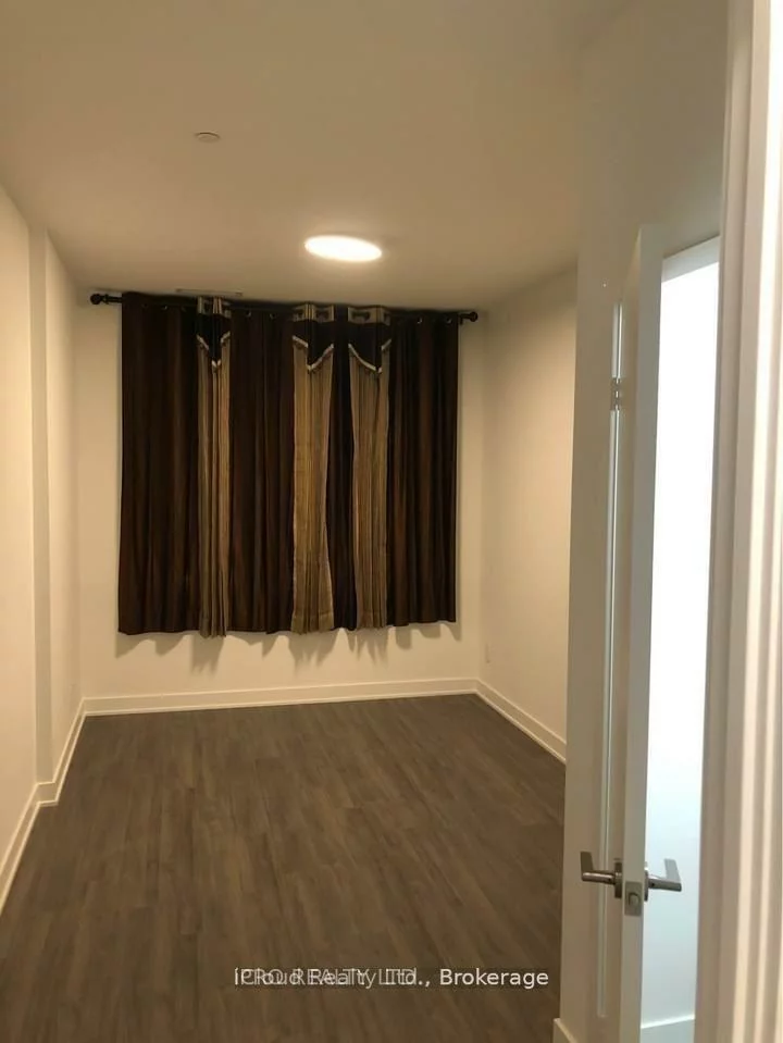 681, Yonge, Painswick South, Barrie