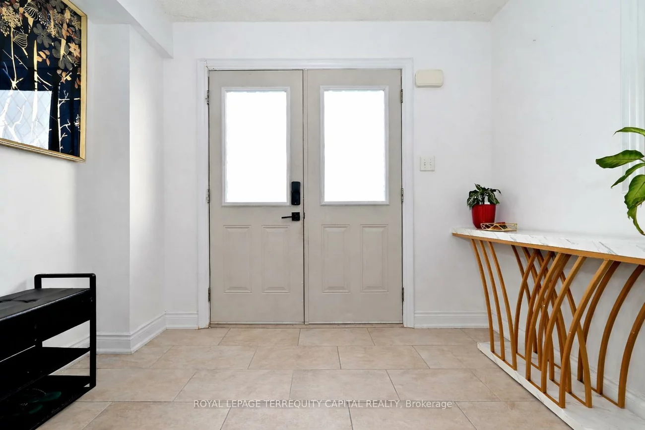 31, Madelaine, Painswick South, Barrie