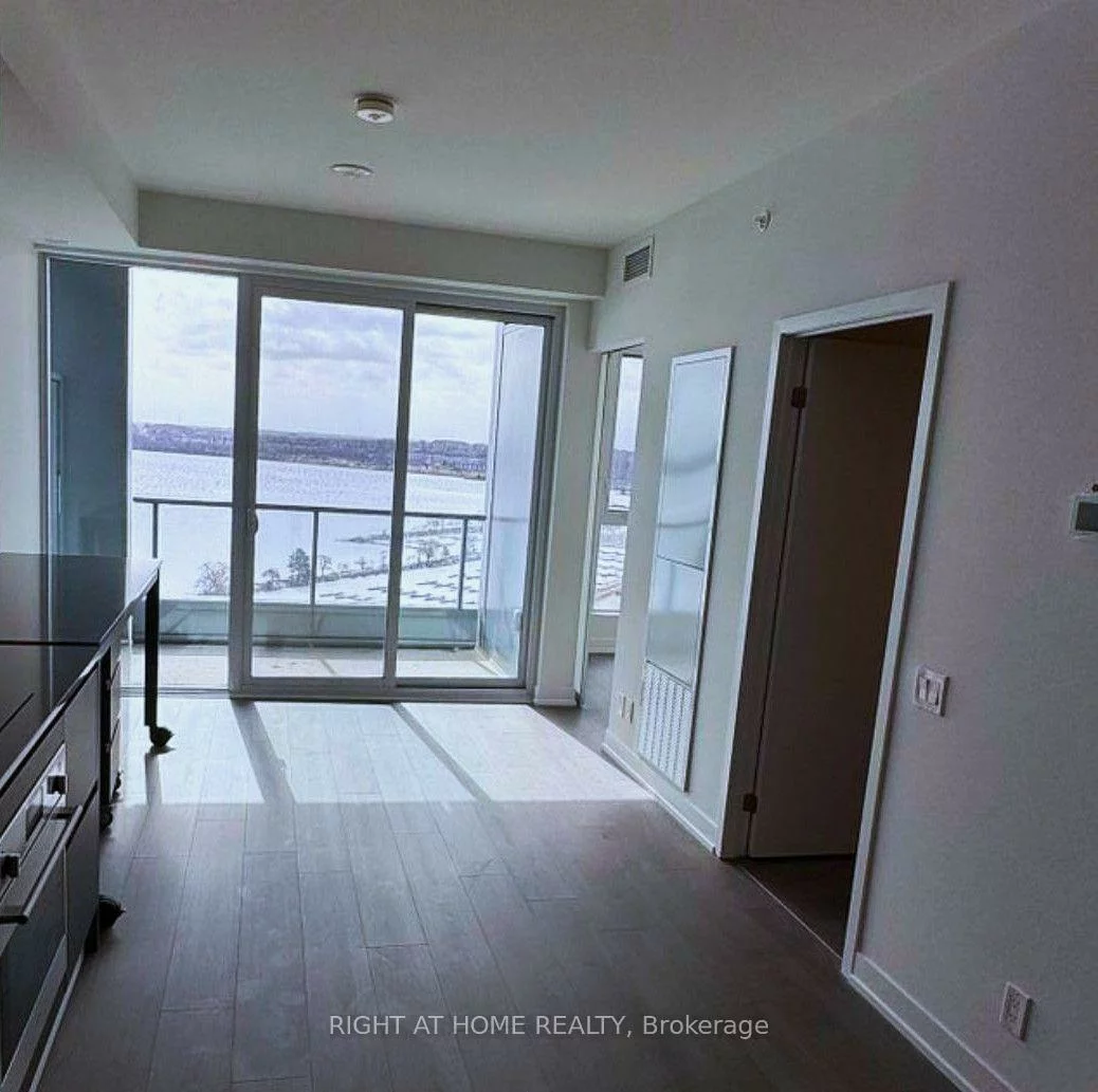 39, Mary, Lakeshore, Barrie