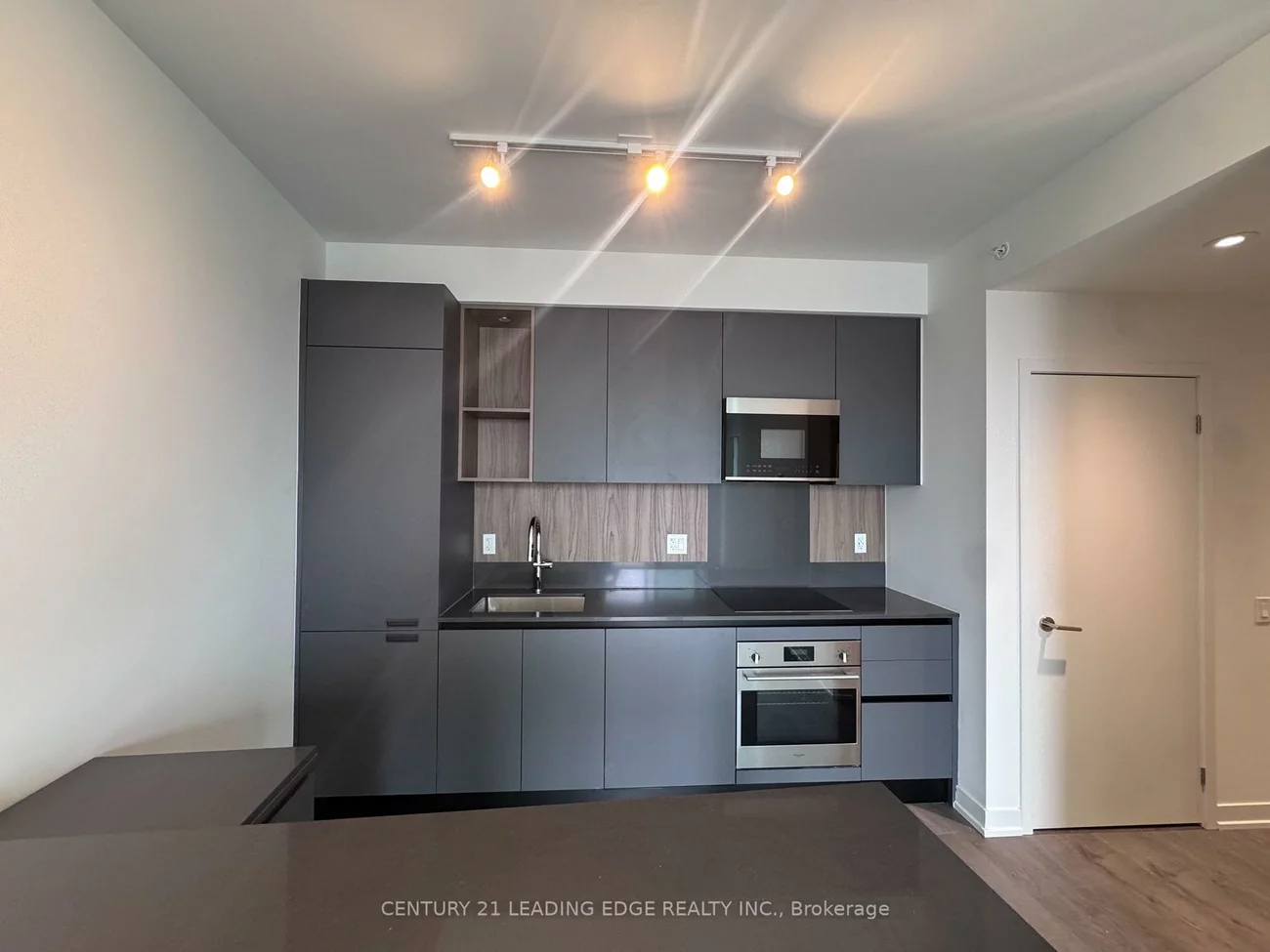 39, Mary, City Centre, Barrie