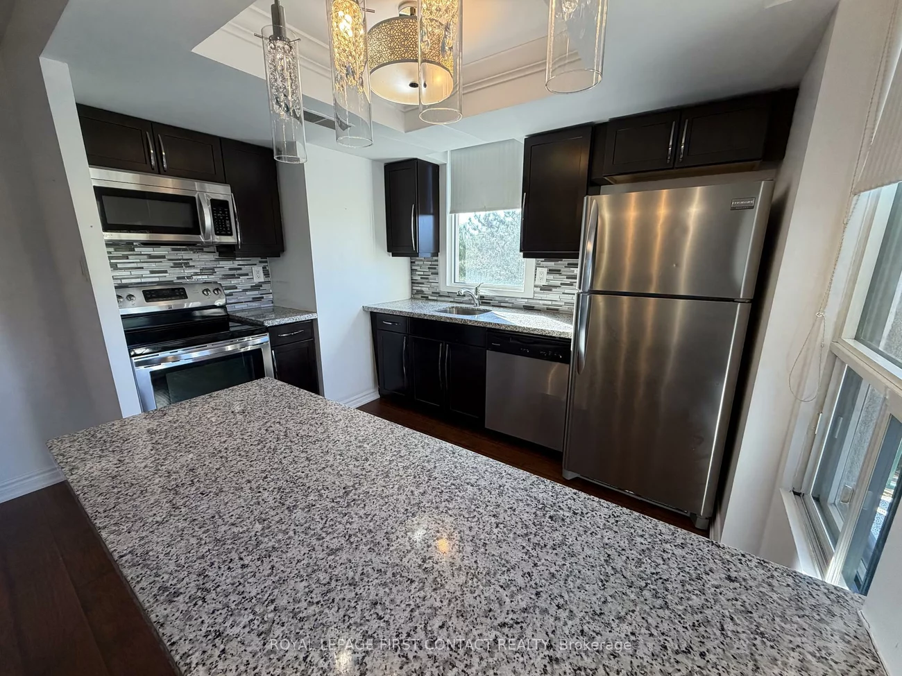 75, Ellen, City Centre, Barrie