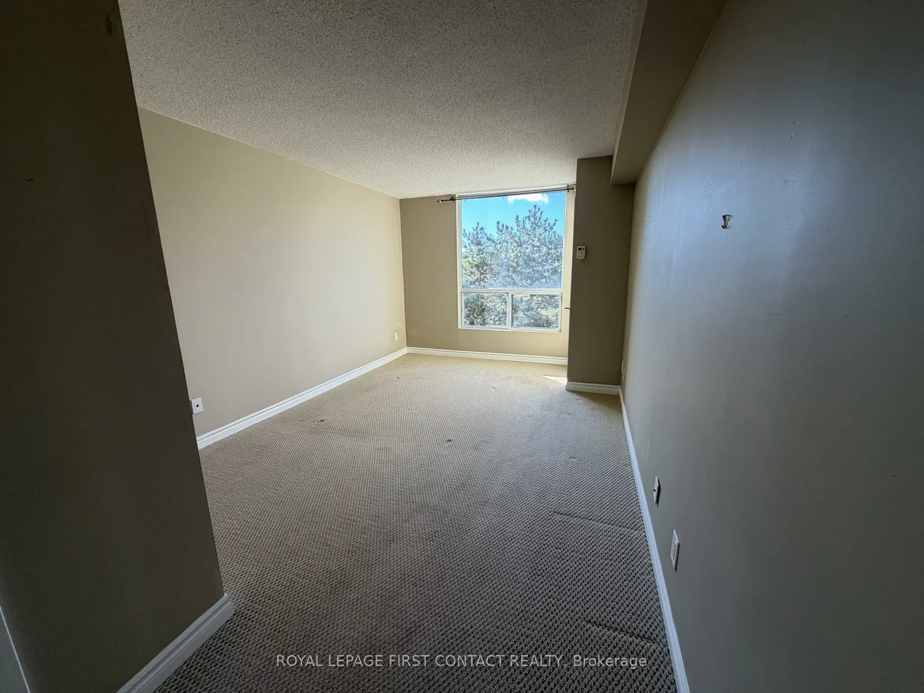 75, Ellen, City Centre, Barrie