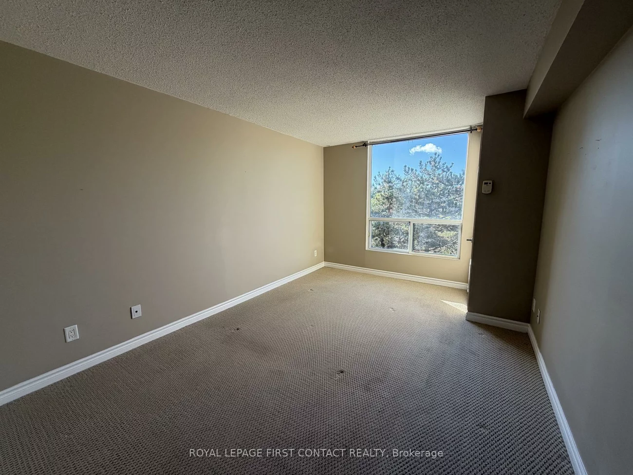 75, Ellen, City Centre, Barrie