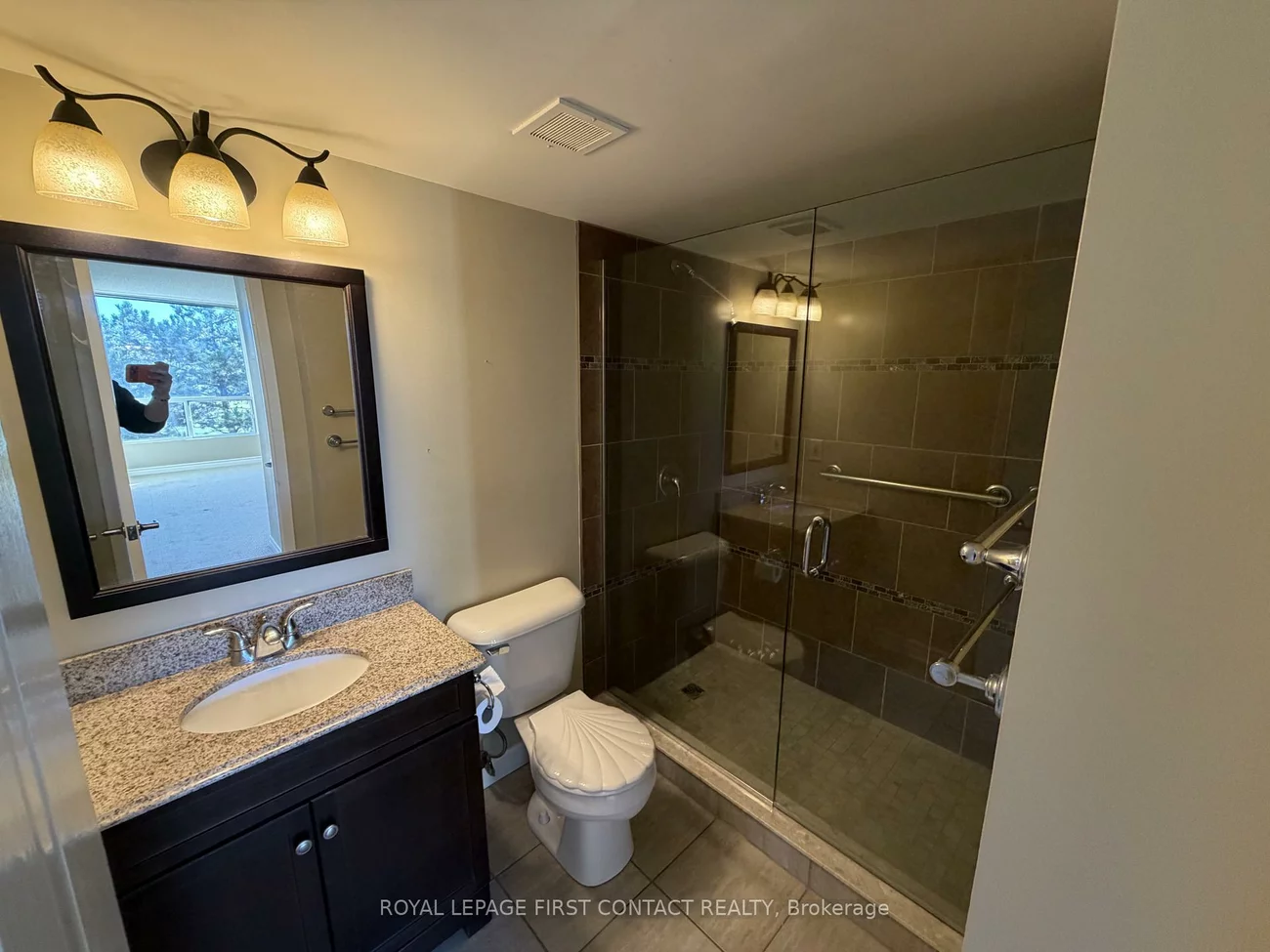 75, Ellen, City Centre, Barrie
