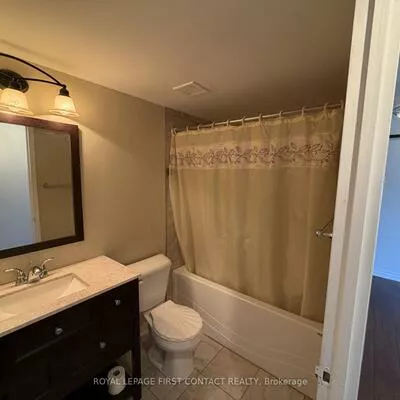 75, Ellen, City Centre, Barrie