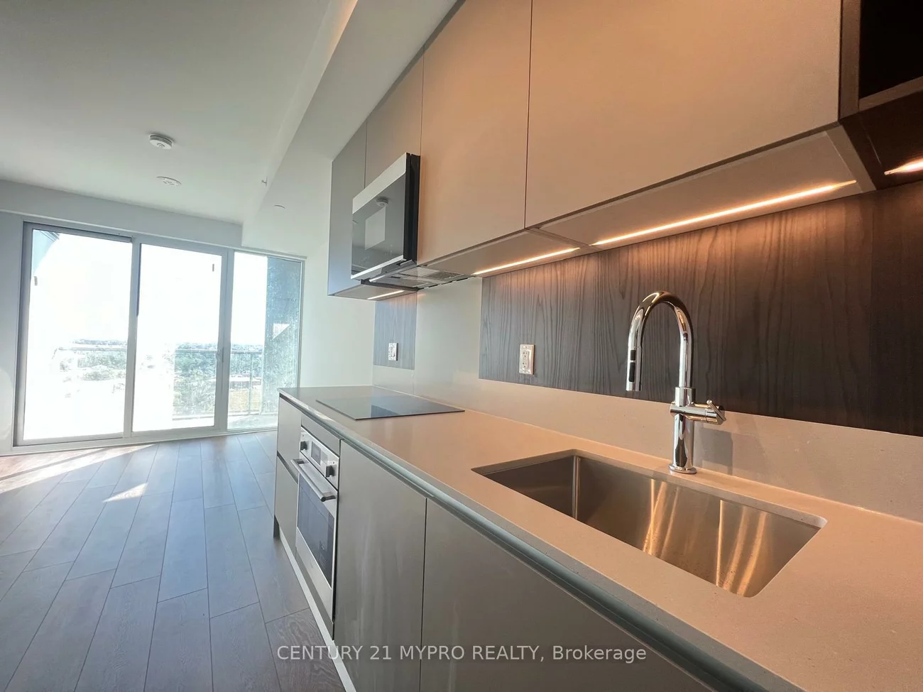 39, Mary, City Centre, Barrie