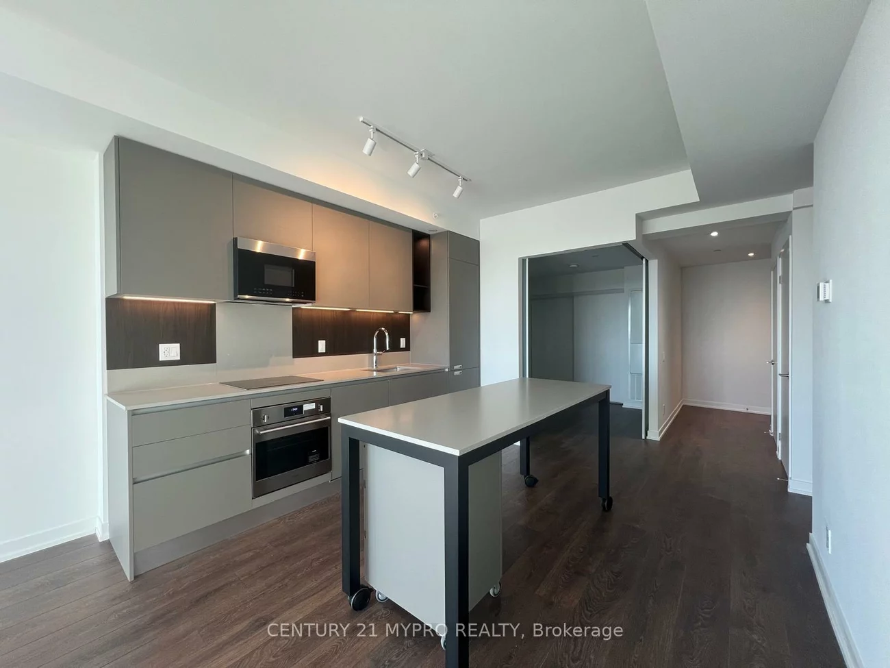 39, Mary, City Centre, Barrie