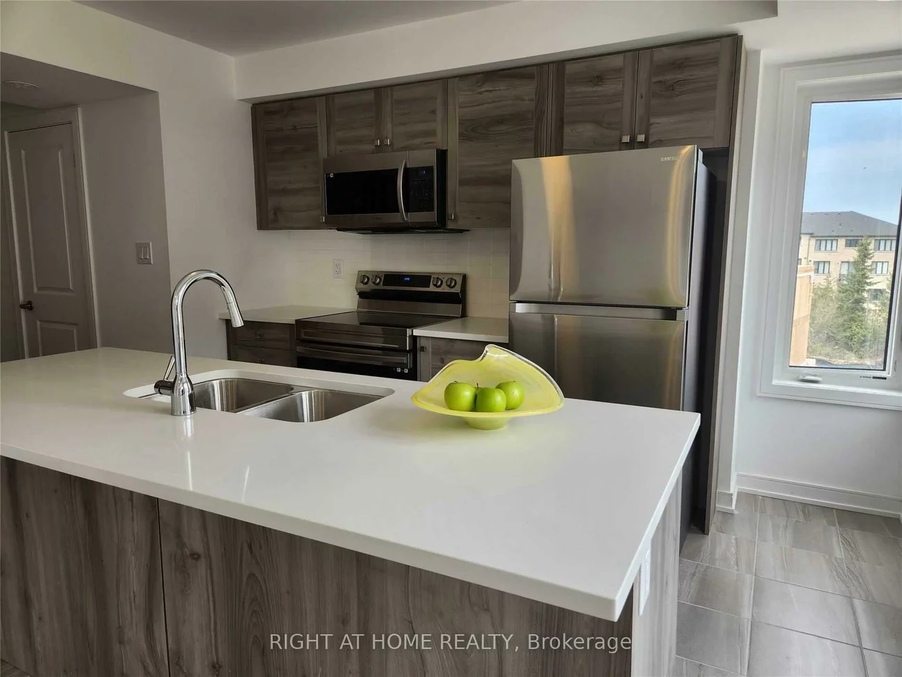 13, Magnolia, Innis-Shore, Barrie