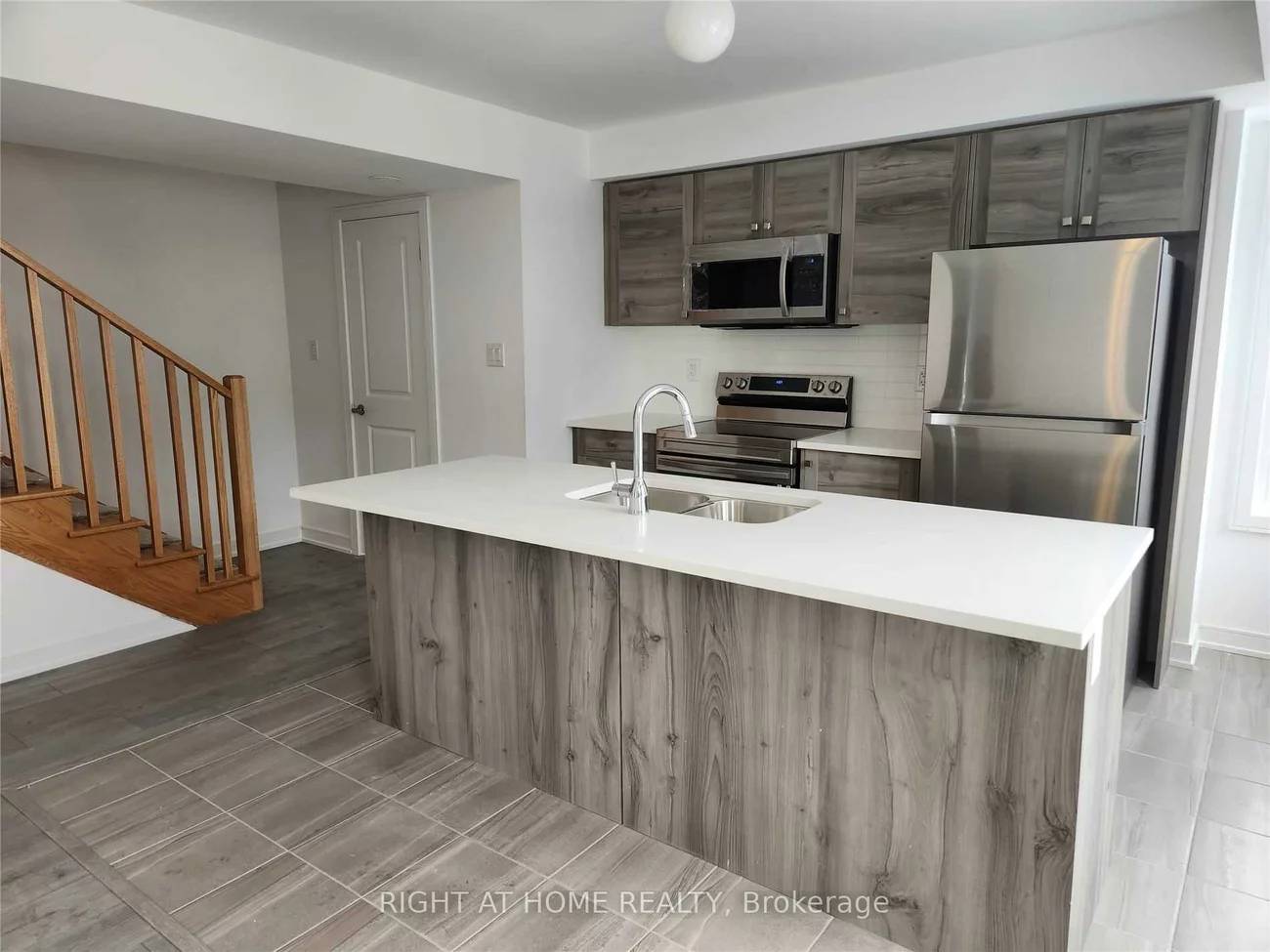 13, Magnolia, Innis-Shore, Barrie