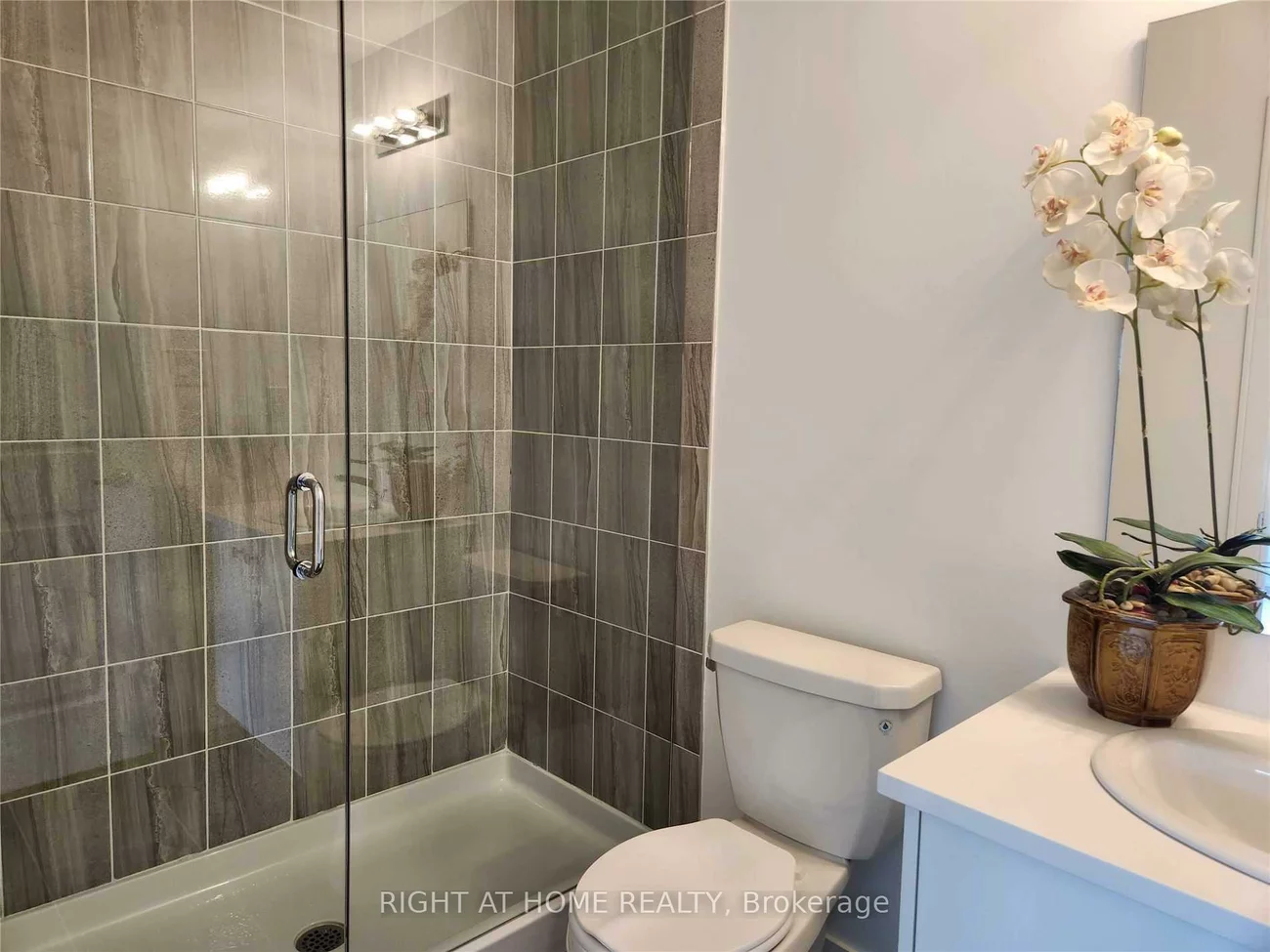 13, Magnolia, Innis-Shore, Barrie