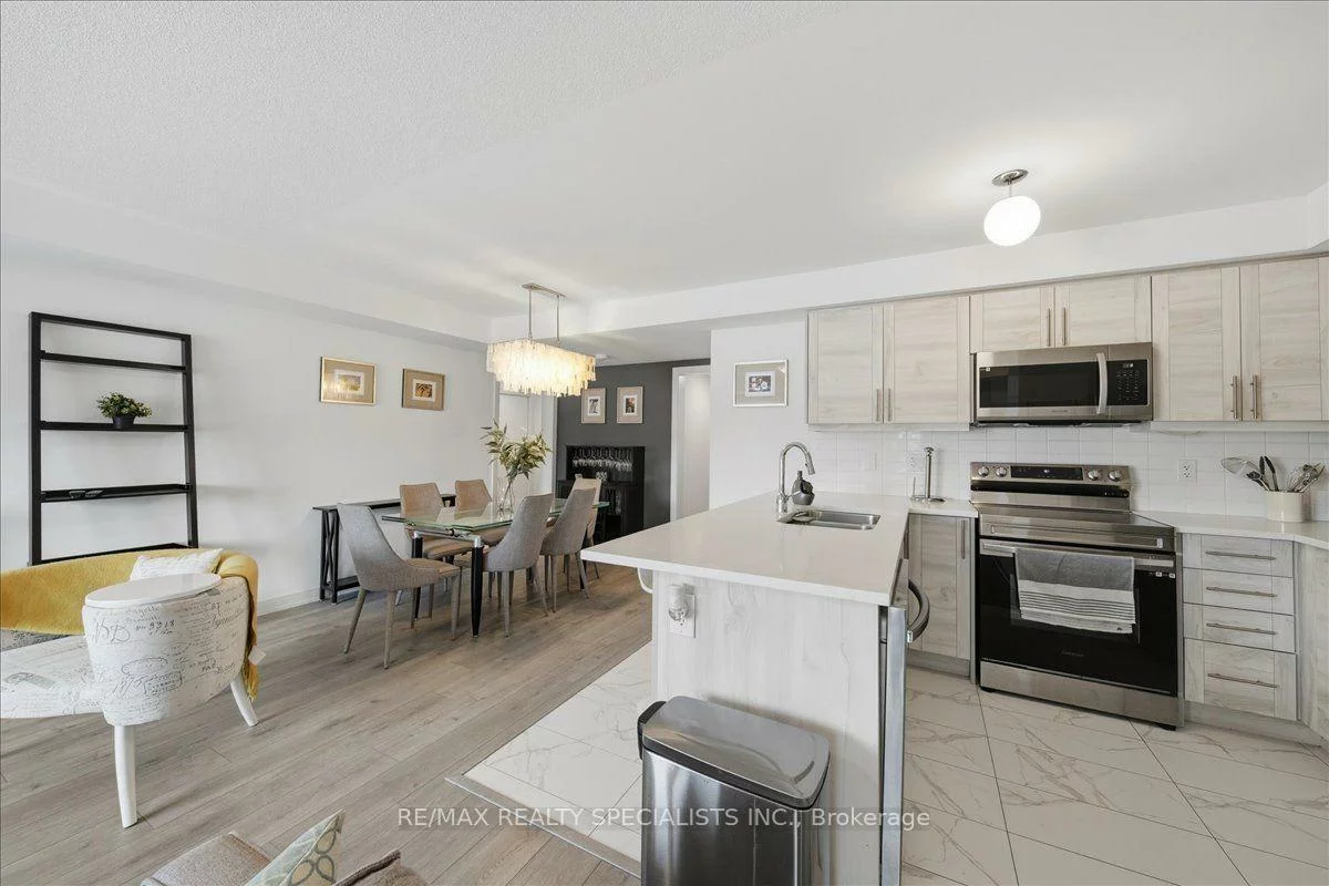 32, Magnolia, Innis-Shore, Barrie