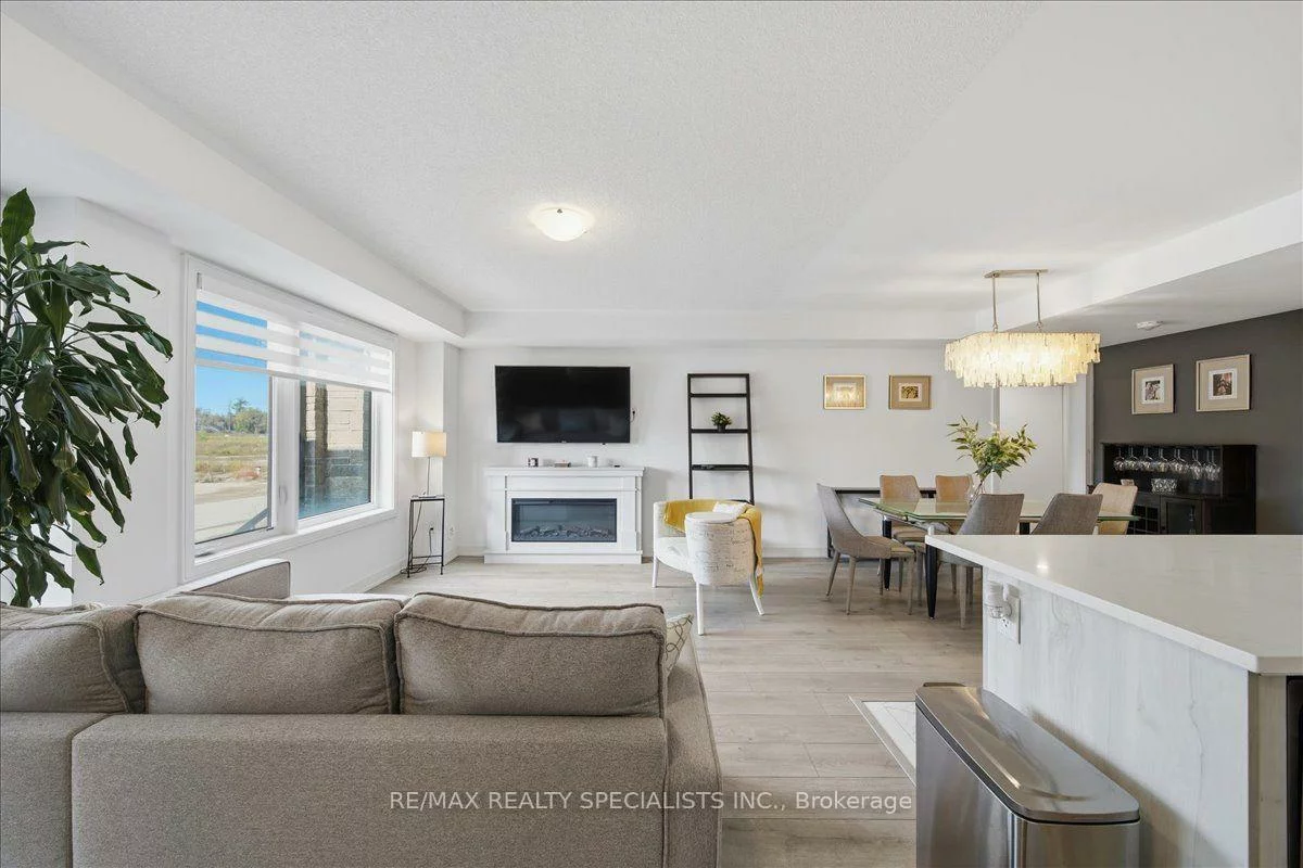 32, Magnolia, Innis-Shore, Barrie