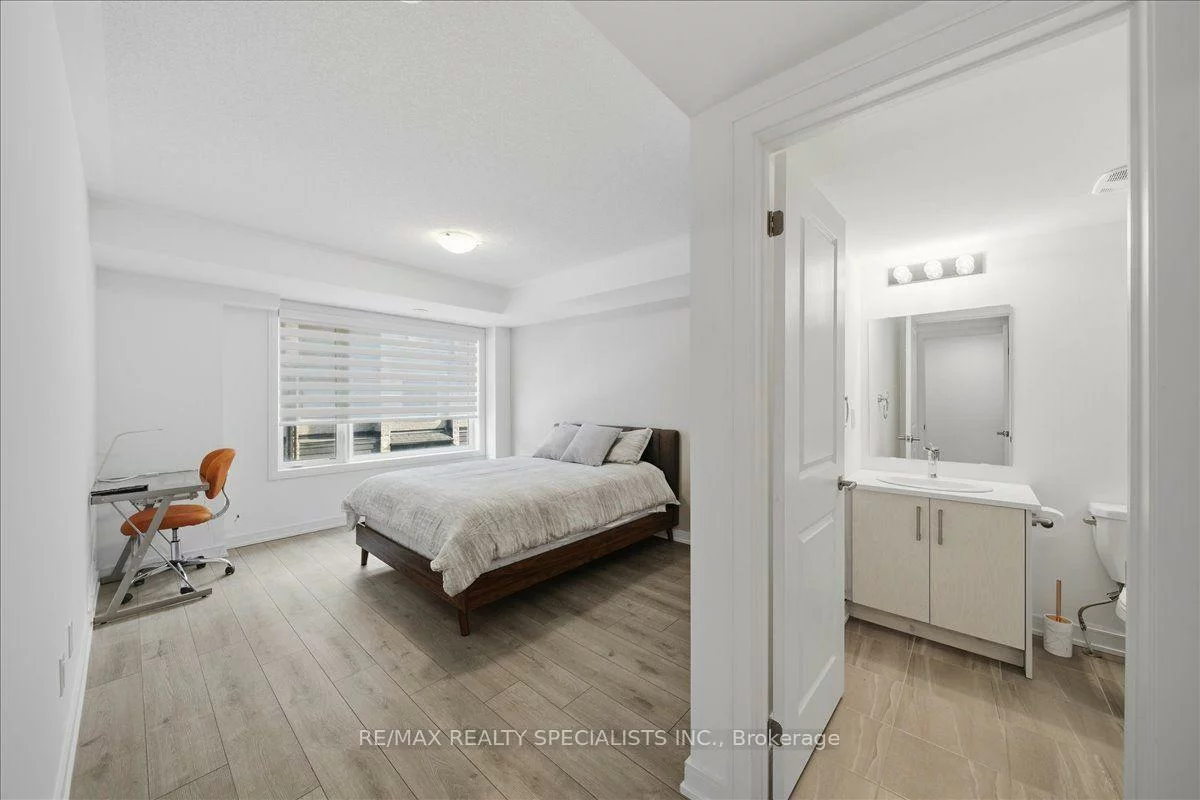 32, Magnolia, Innis-Shore, Barrie