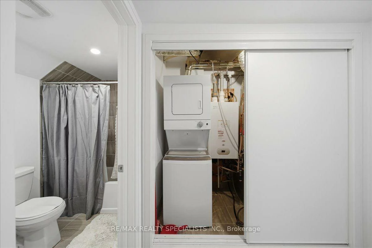 32, Magnolia, Innis-Shore, Barrie