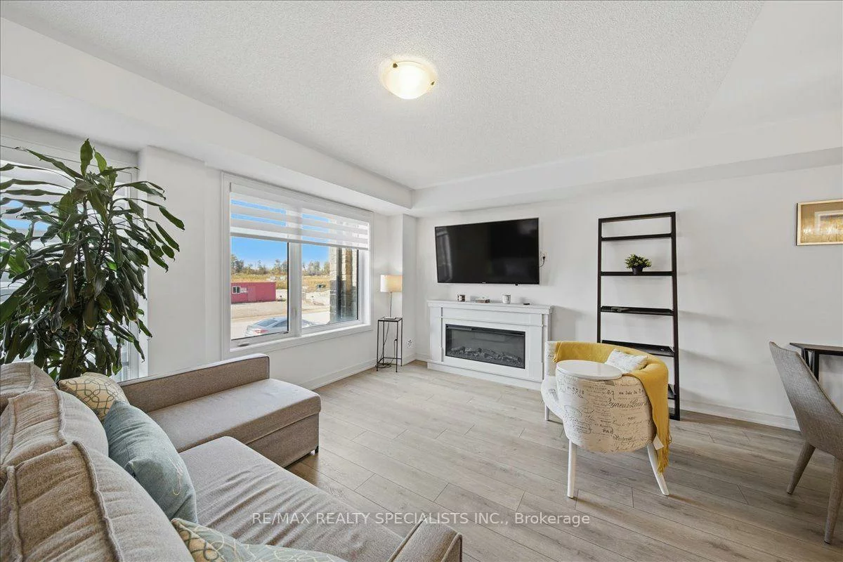 32, Magnolia, Innis-Shore, Barrie