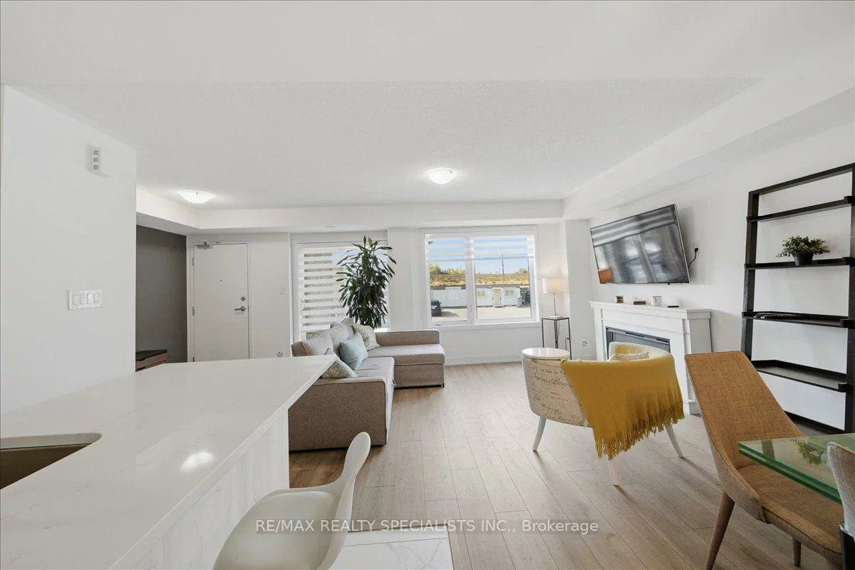 32, Magnolia, Innis-Shore, Barrie