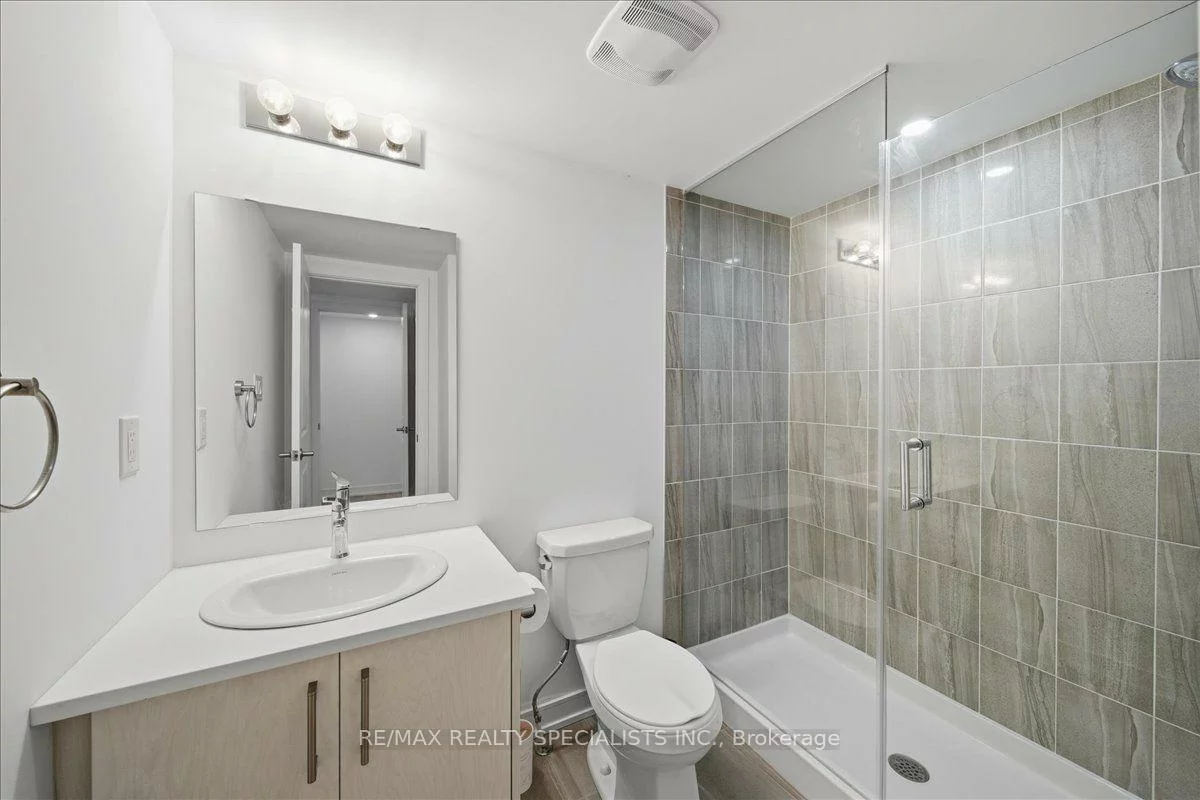 32, Magnolia, Innis-Shore, Barrie