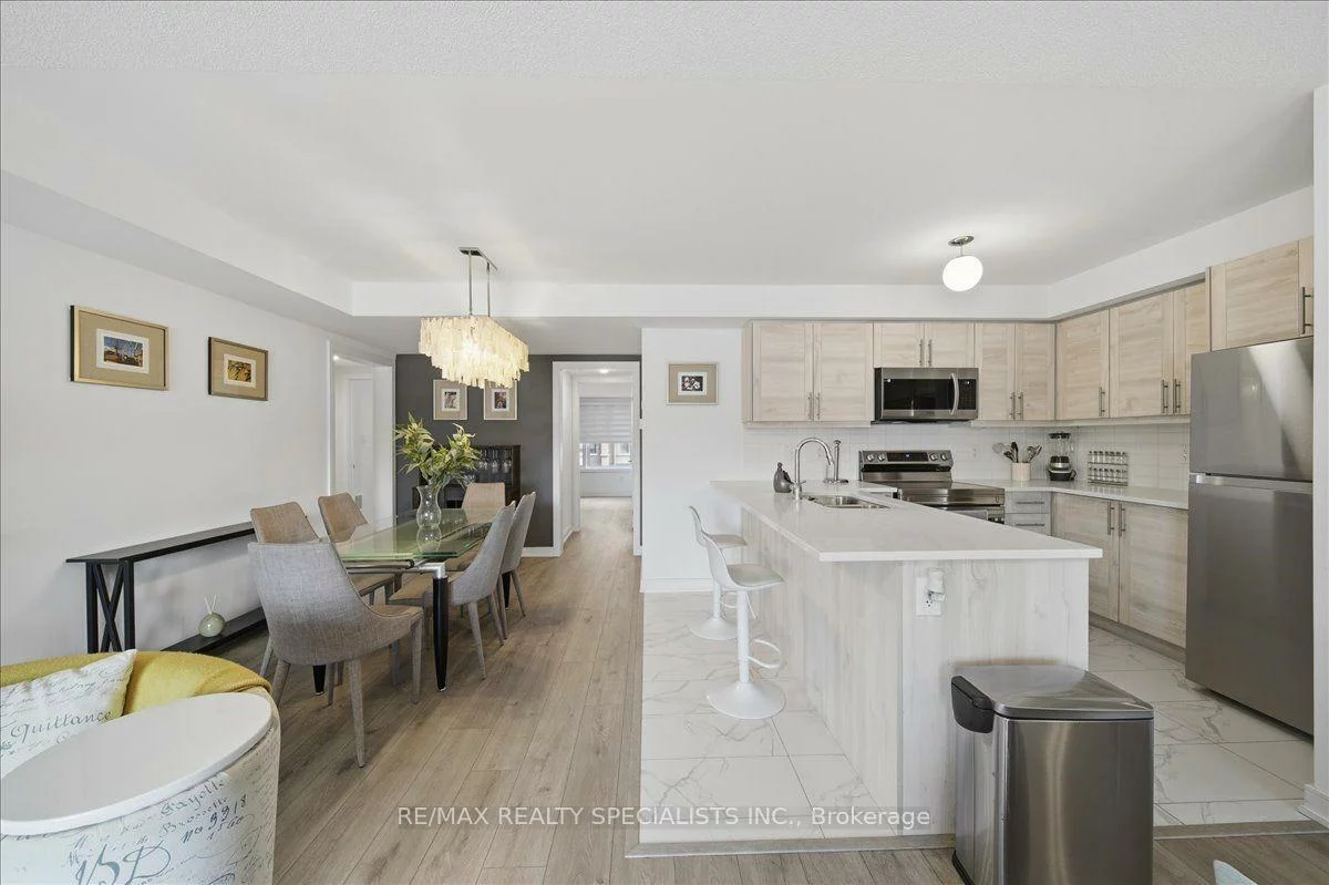 32, Magnolia, Innis-Shore, Barrie