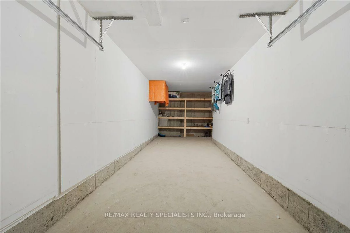 32, Magnolia, Innis-Shore, Barrie