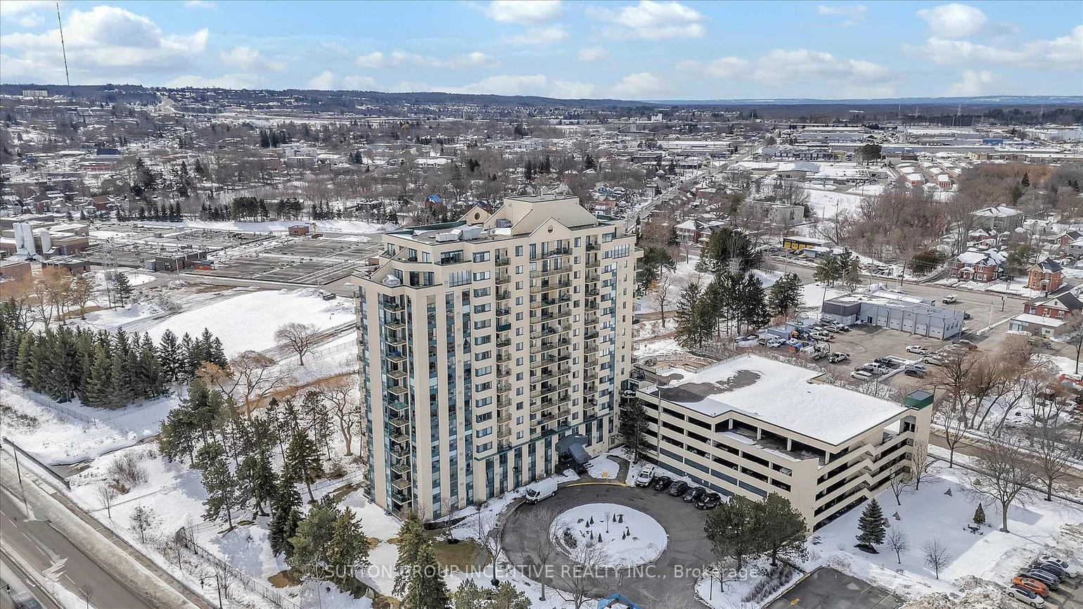 75, Ellen, City Centre, Barrie