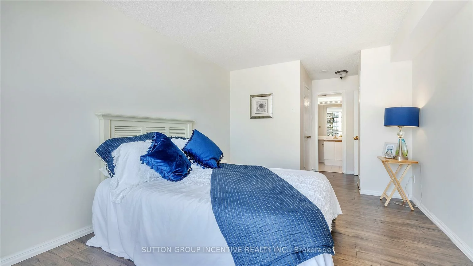 75, Ellen, City Centre, Barrie
