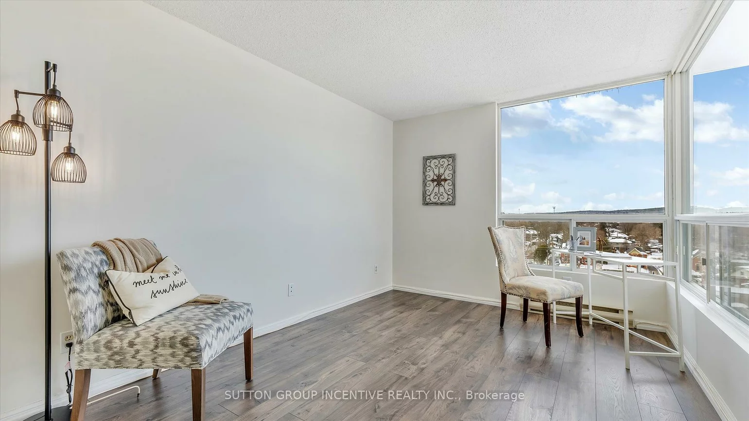 75, Ellen, City Centre, Barrie