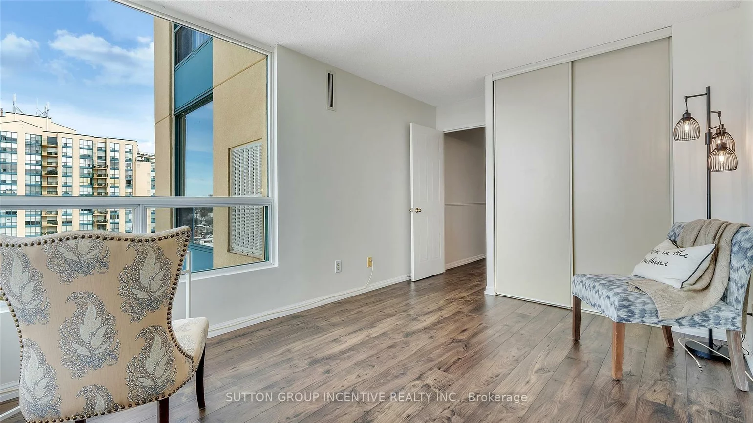 75, Ellen, City Centre, Barrie