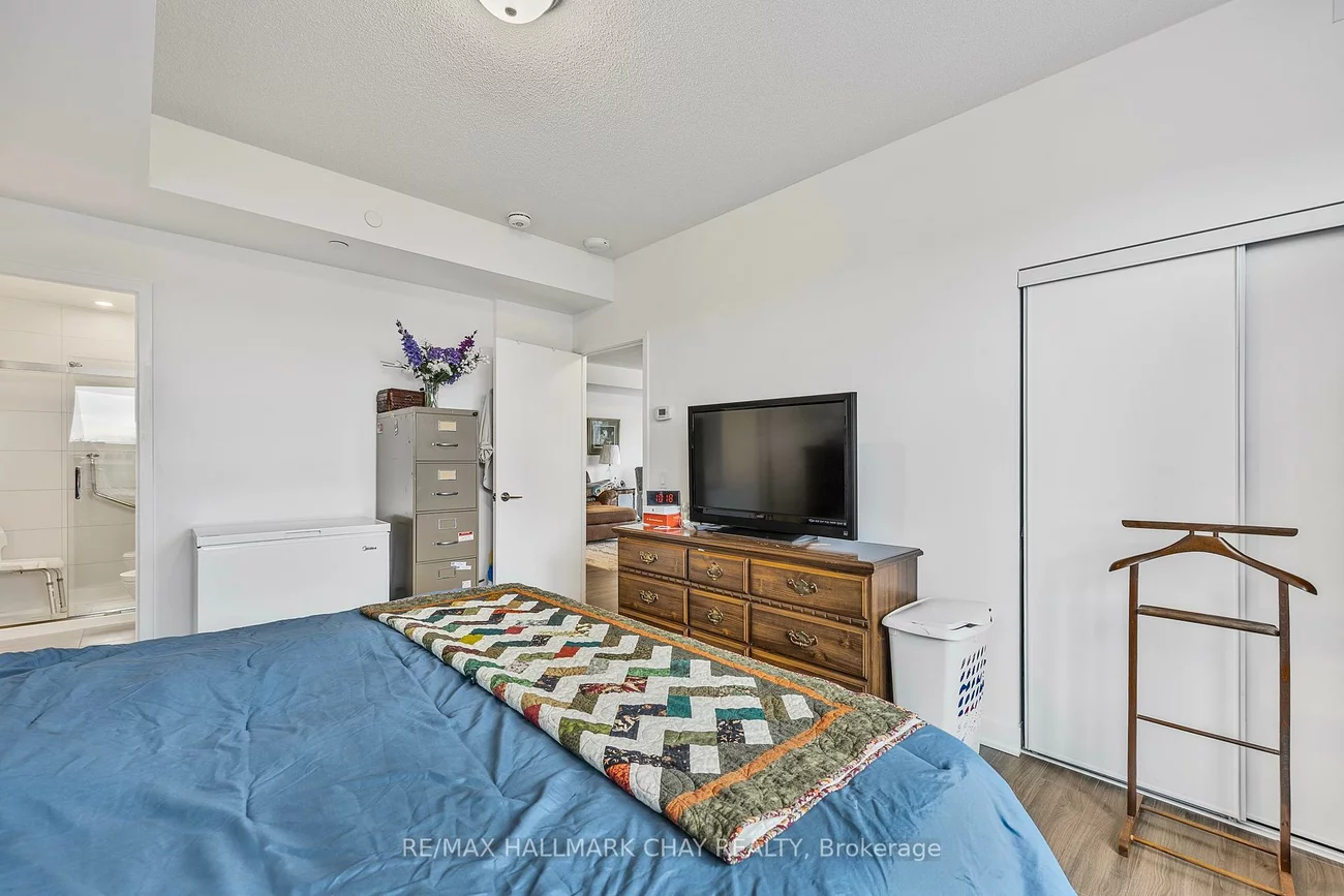 681, Yonge, Painswick South, Barrie