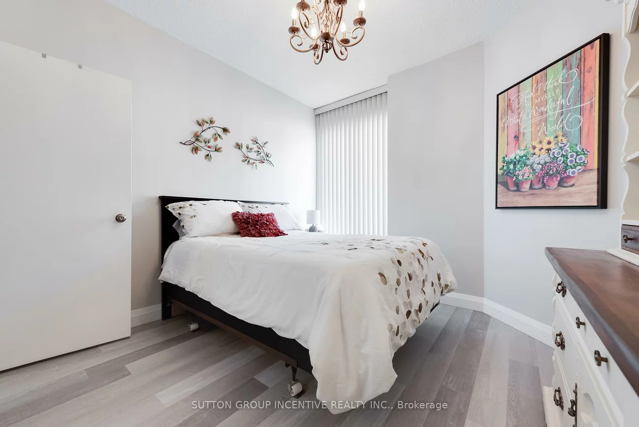 181, Collier, North Shore, Barrie