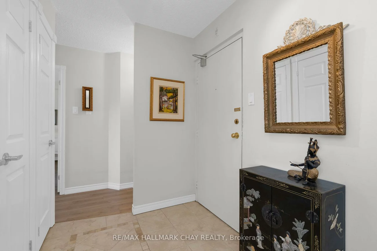 181, Collier, North Shore, Barrie