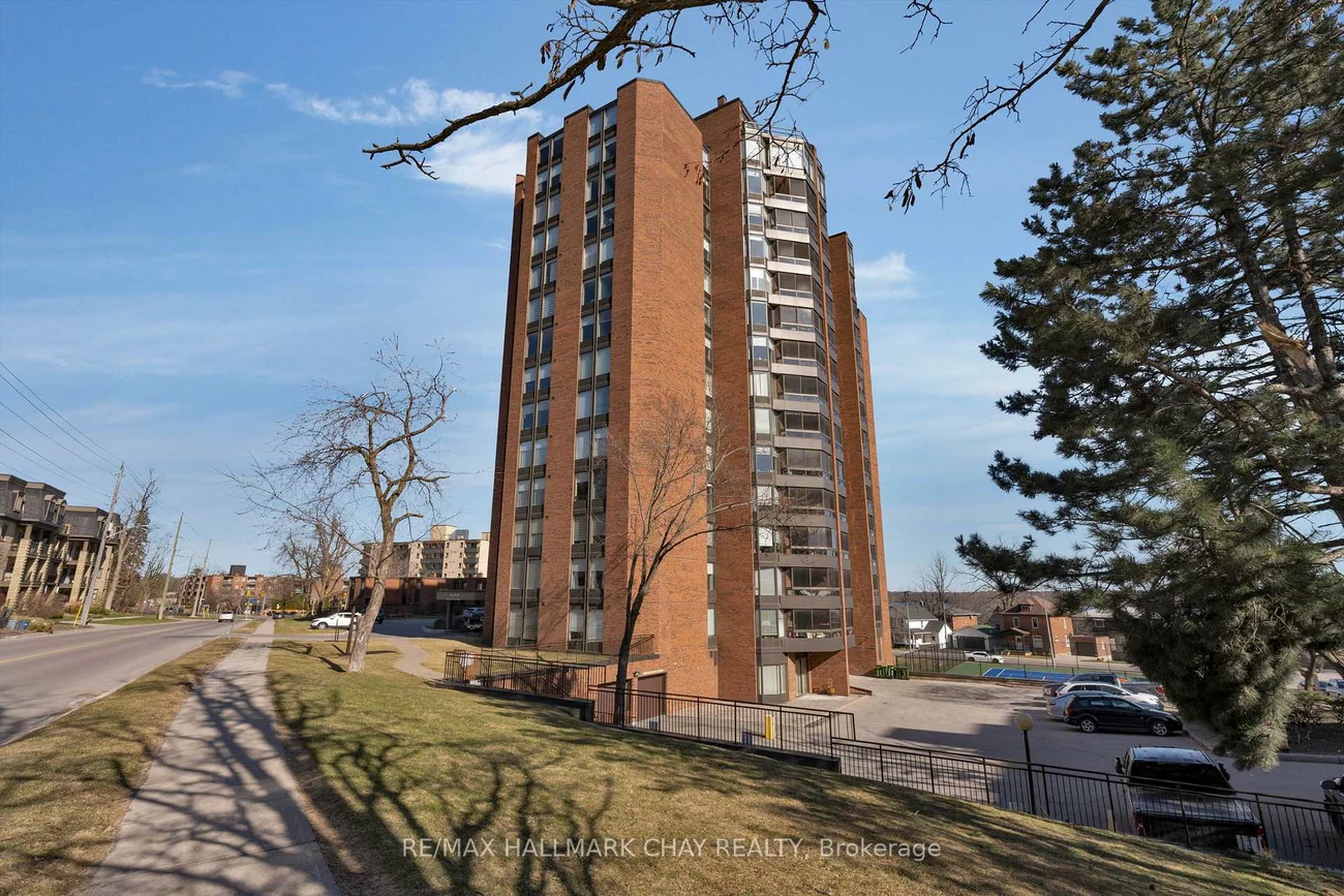 181, Collier, North Shore, Barrie