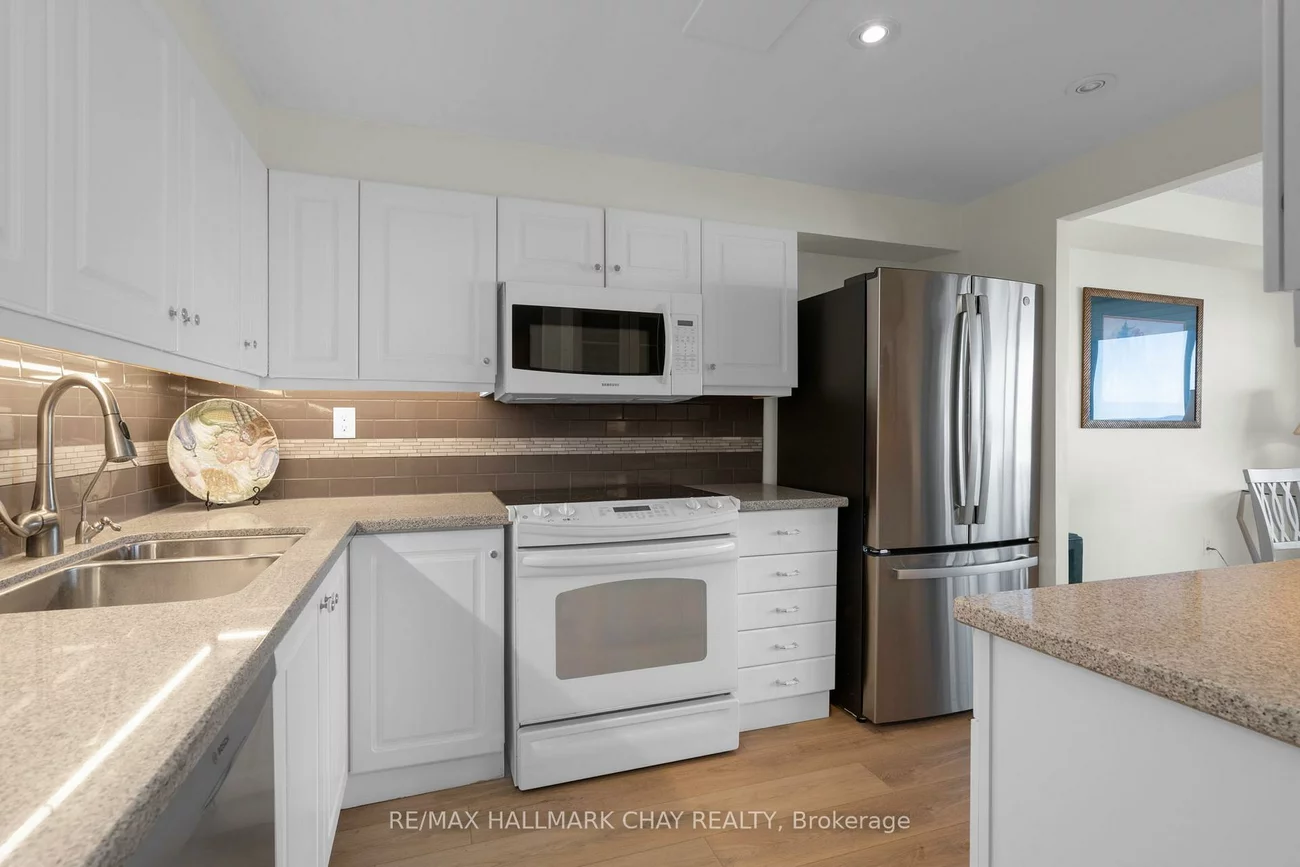 181, Collier, North Shore, Barrie