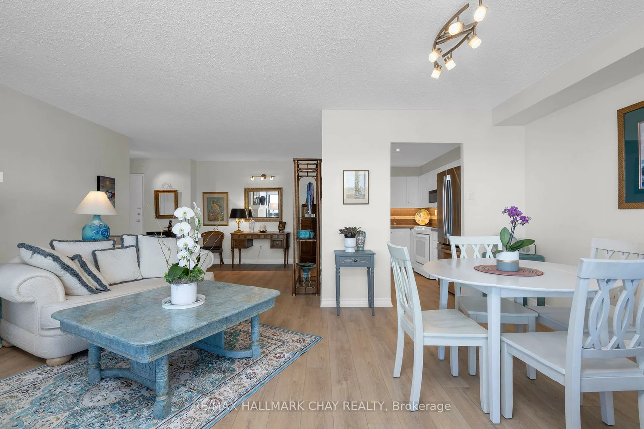 181, Collier, North Shore, Barrie