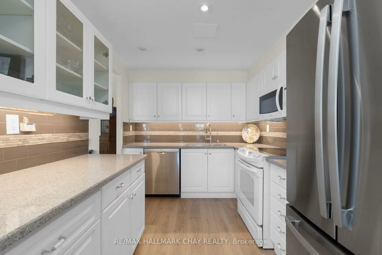 181, Collier, North Shore, Barrie