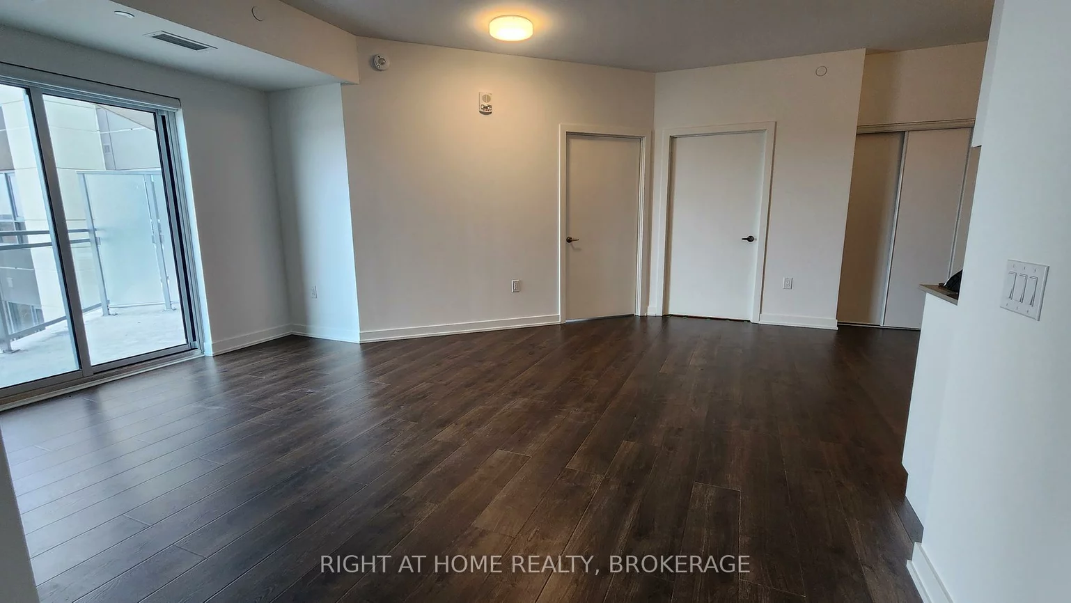 56, LAKESIDE, Little Lake, Barrie