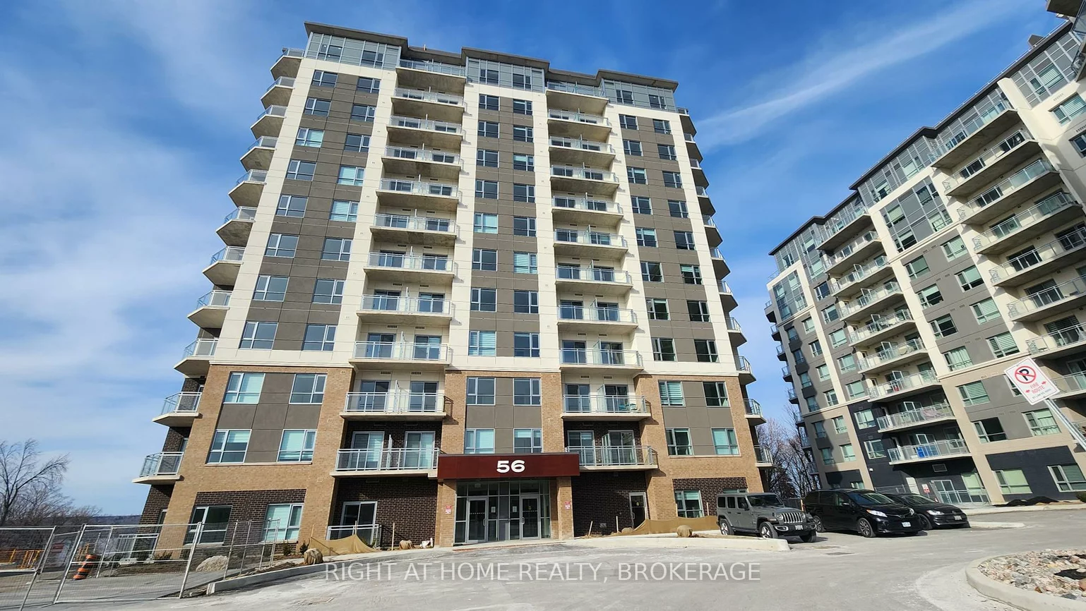 56, LAKESIDE, Little Lake, Barrie