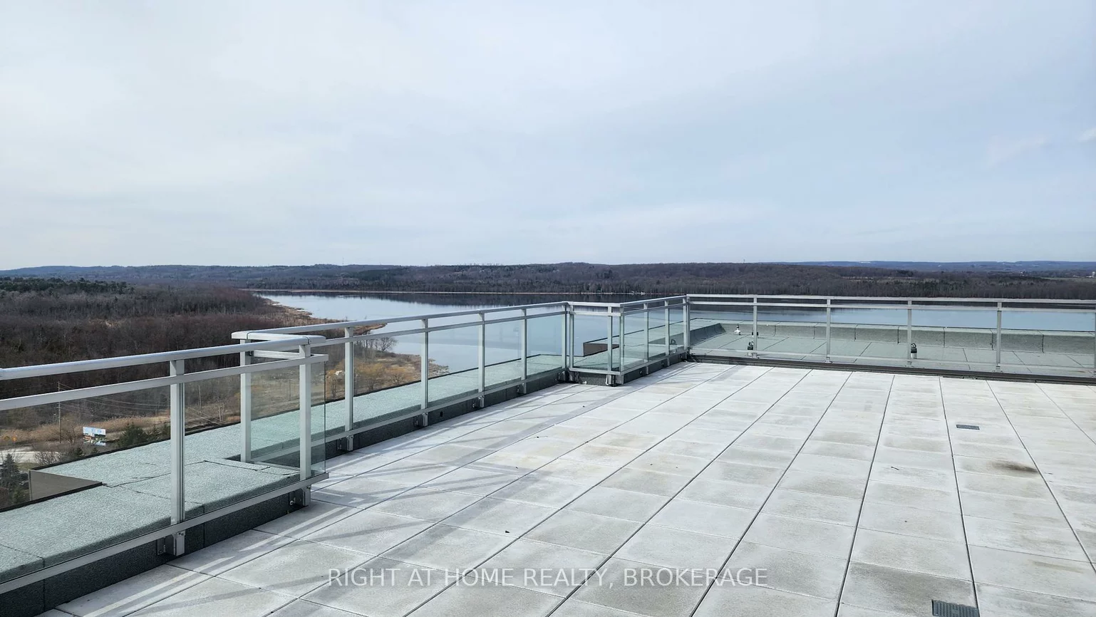 56, LAKESIDE, Little Lake, Barrie