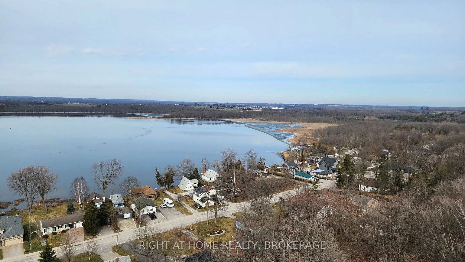 56, LAKESIDE, Little Lake, Barrie
